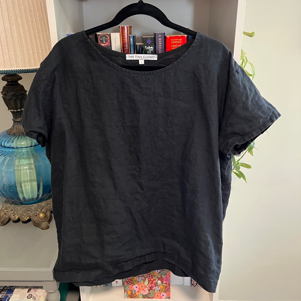 The Tiny Closet, Classic Tee, black linen, L